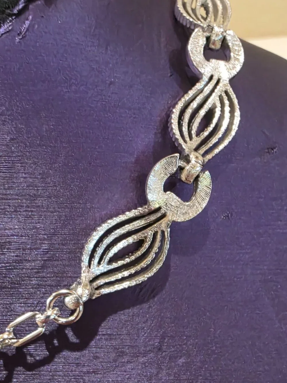 Vintage Signed Trifari (c) Silver-tone Swirled Link Choker Necklace 1950-60's